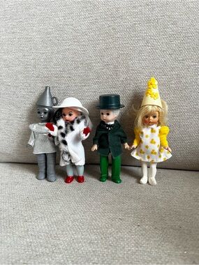 Set of 4 Madame Alexander dolls
